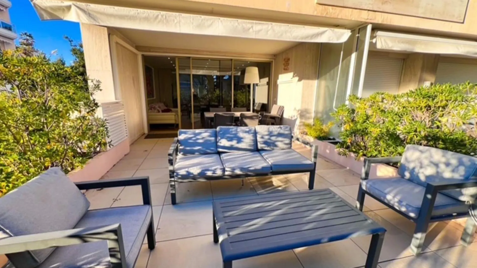 Cannes 3-Bedroom Apartment Direct Sea Access In A Quiet Area With Parking