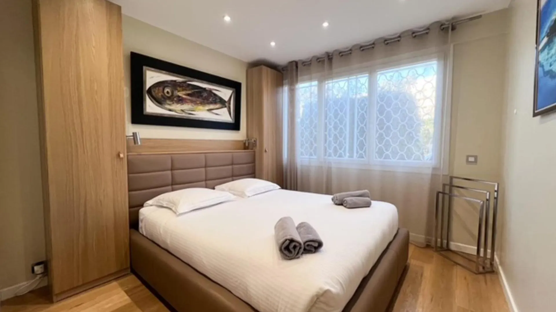 Cannes 3-Bedroom Apartment Direct Sea Access In A Quiet Area With Parking 0*,