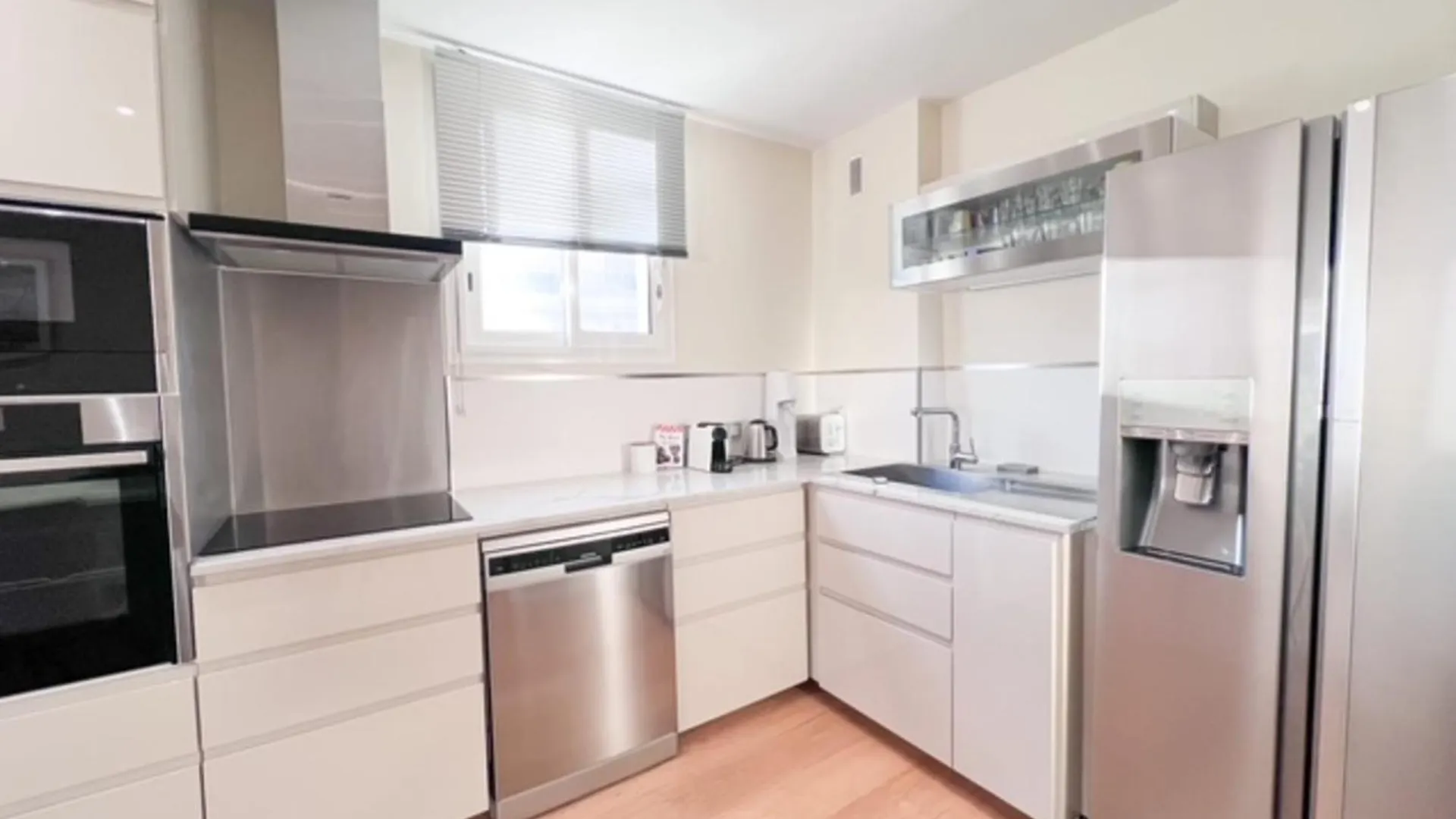 Cannes 3-Bedroom Apartment Direct Sea Access In A Quiet Area With Parking Fransa