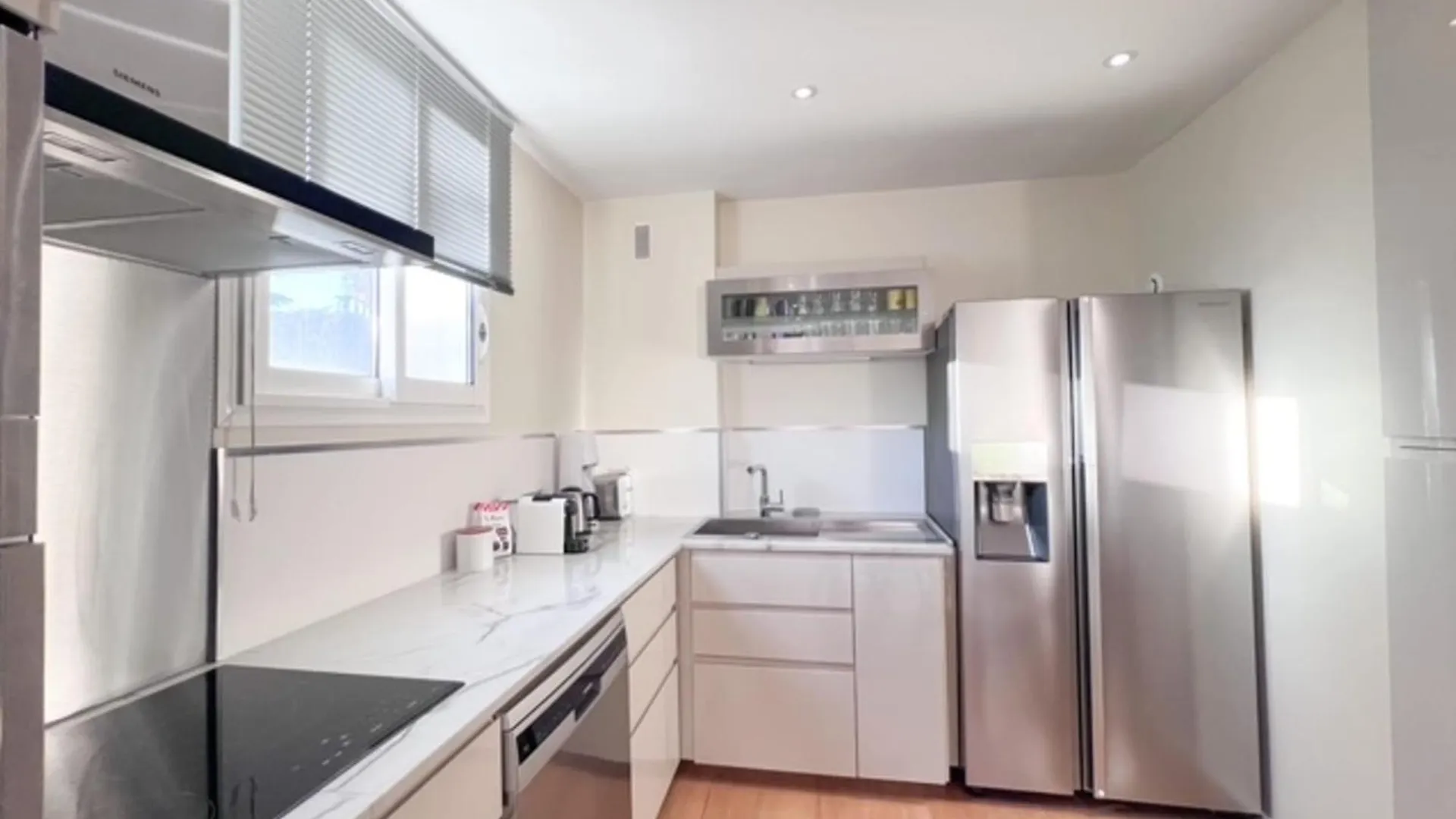 Cannes 3-Bedroom Apartment Direct Sea Access In A Quiet Area With Parking 0*,  Fransa